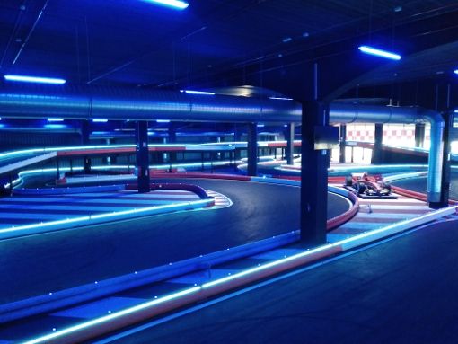asofrio's tweet photo. El mayor karting indoor de Europa lleva el sello del @GrupoFulton. https://t.co/DIPrCerhL5 https://t.co/3RkHFIks6b