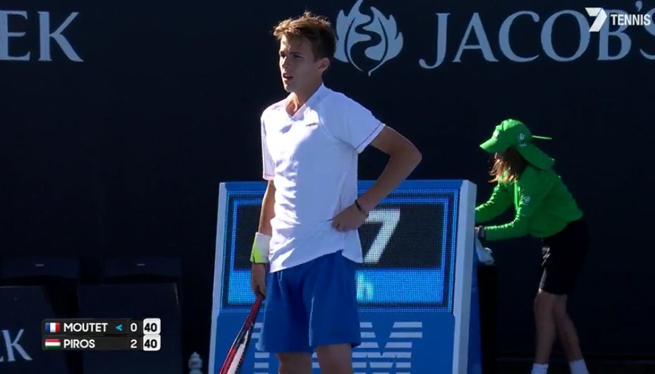 CasperFan_AU's tweet photo. Zsombor Piros beats Moutet, 6-3 6-4💪 He stayed mature &amp; composed, ignoring the dramatic antics of his opponent. Zsombor's in the final!🙌😀🦁🇭🇺 https://t.co/tMUXXheUuD
