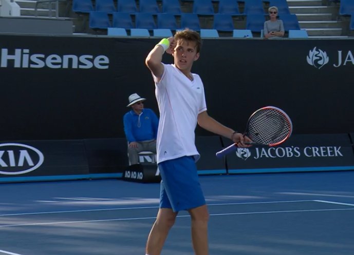CasperFan_AU's tweet photo. Zsombor Piros beats Moutet, 6-3 6-4💪 He stayed mature &amp; composed, ignoring the dramatic antics of his opponent. Zsombor's in the final!🙌😀🦁🇭🇺 https://t.co/tMUXXheUuD