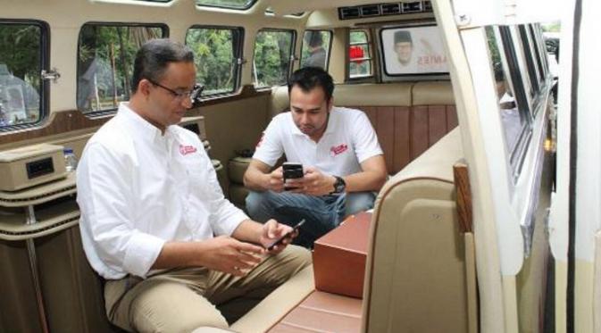 jayakarta_'s tweet photo. "Beliau Cinta Agama dan Keluarga." https://t.co/qdvmMdDgpo
#AniesSandiOkOce   https://t.co/QXNuDv0voB