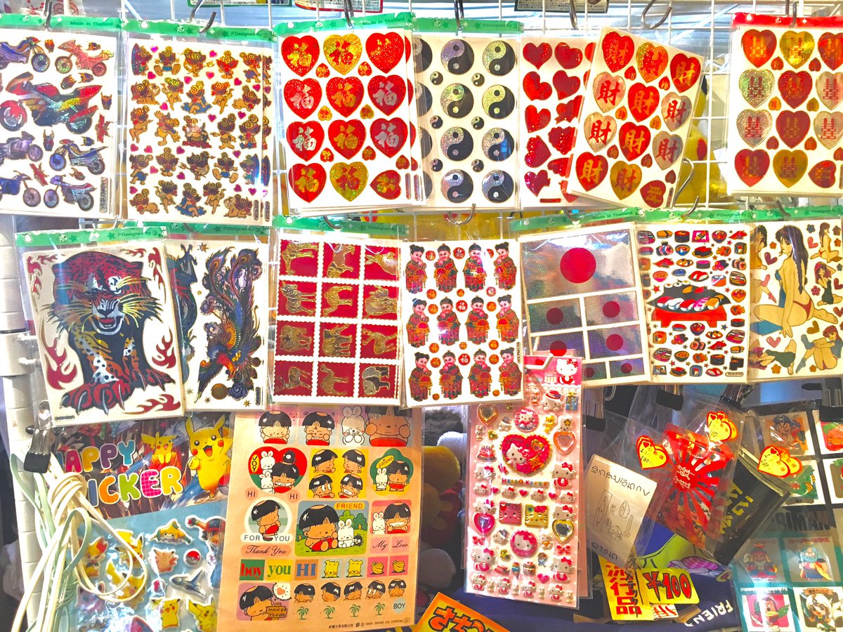 ট ইট র 雀蜂 すずめばち 大阪アメ村の三角公園前トライビル4階 毎度おなじみシール屋さんです いまなら選び放題ですよ
