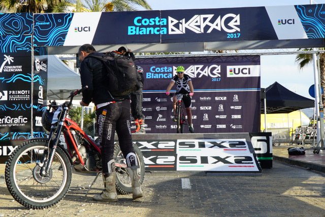 cblancabikerace's tweet photo. Todo listo para dar la salida de la Cronoescalada #CBBR https://t.co/xKbaGLrdEf