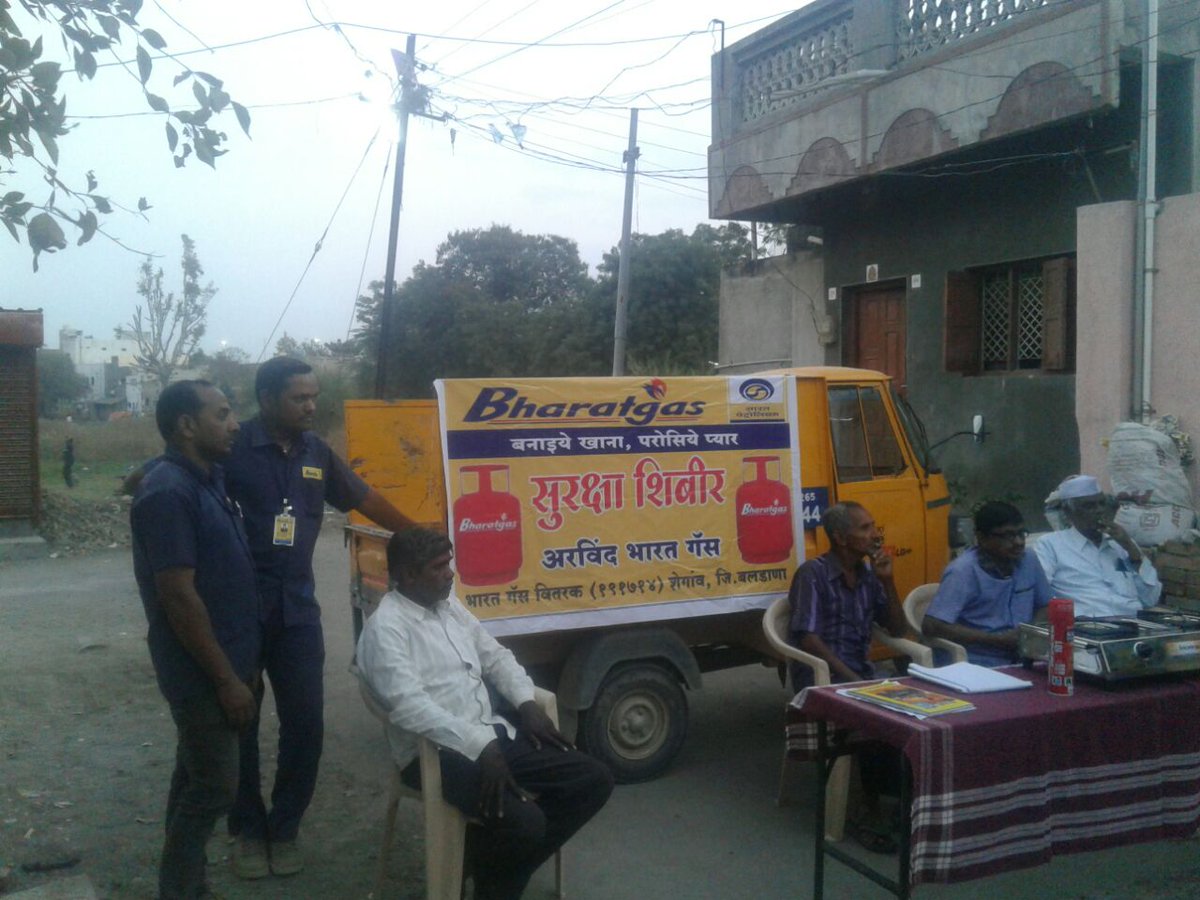 sumitbpcl's tweet photo. #SAKSHAM 17#SAFETY CLINIC BY M/S ARVIND GAS AT SHIVAJI NAGAR,SHEGAO @ajaykumar4258 @vijaytilak1 @Sureshnair_BPCL https://t.co/yvCsVFhKpo