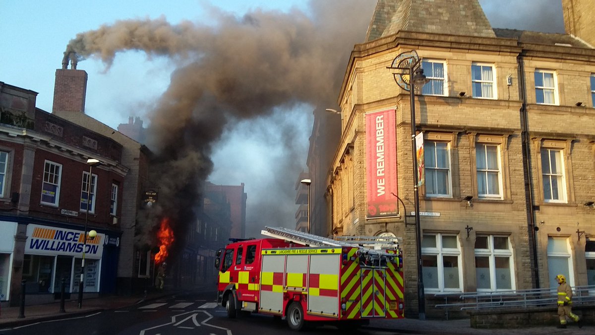 ChorleyChitChat's tweet photo. Avoid the top off Market St #Chorley Fire underway at The #George Pub #ChorleyFire Firecrew in attendance https://t.co/4TVVHaLcwe