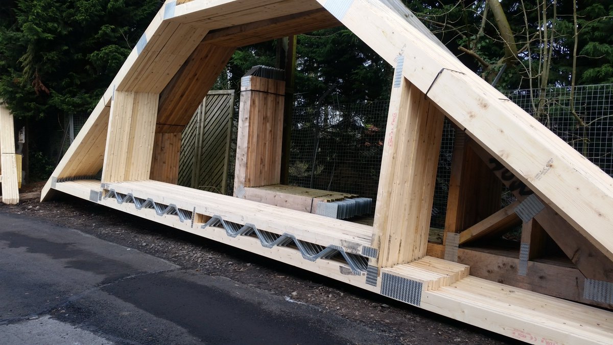 WyckhamBlackwel's tweet photo. These #KeyTruss attics incorporate Easi Joist metal web bottom chords to maximise room spans and provide easy access for services https://t.co/jX22jFc3W9