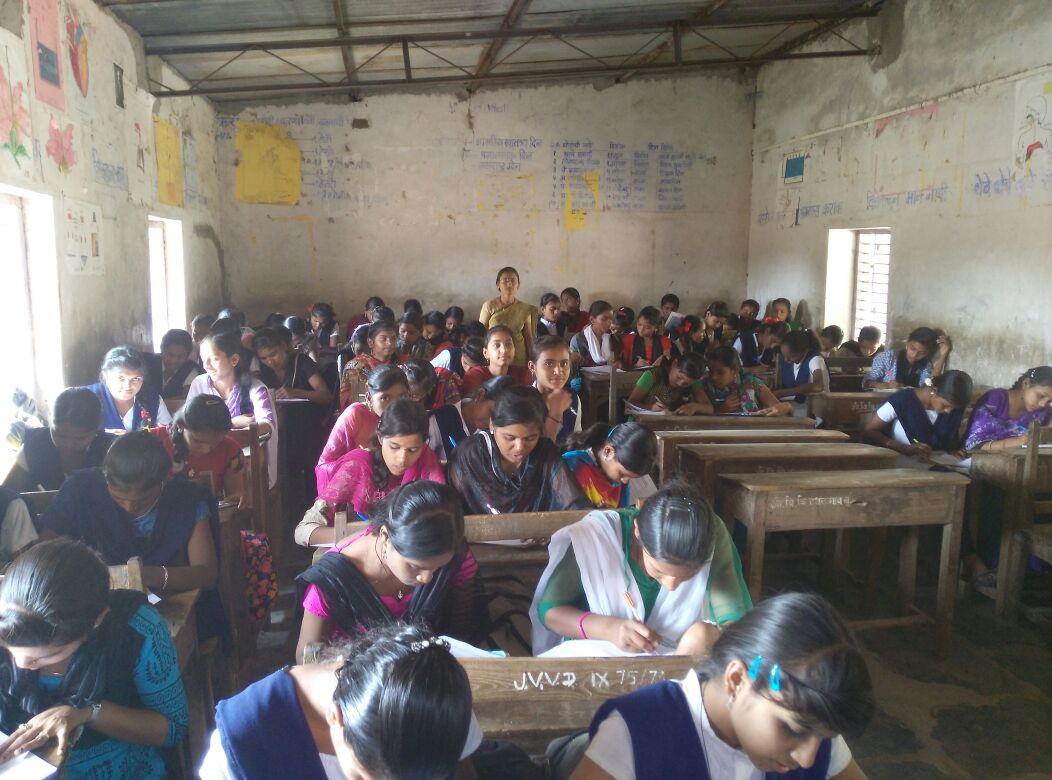 sumitbpcl's tweet photo. #saksham 17# Safety quiz conducted at Jivan vikas vidhyalay by M/s rahul gas @ajaykumar4258 @Sureshnair_BPCL @vijaytilak1 https://t.co/zSbqe0rNVP