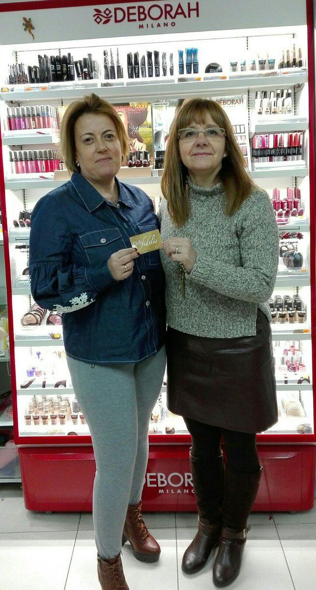 ClubFidelis's tweet photo. Beatriz García es otra de nuestras ganadoras del especial #SorteoDeReyes. Aquí la tenemos en #DrogueríaLaPaz, con sus 50 € de premio. https://t.co/PS4J6pUddC