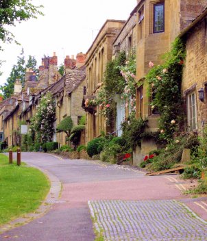 TownOfBurford's tweet photo. A long weekend in town?  Check out our VIC @moreBurford and also our website to plan your time here https://t.co/myxTk4xDdz https://t.co/8MlImUNUaP