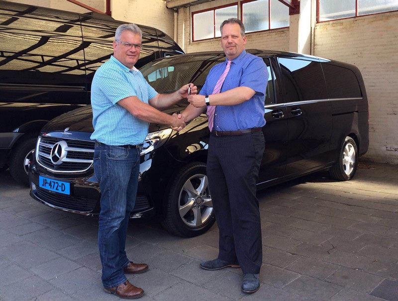 Maak van uw reistijd werktijd! Luxe 7 pers. V klasse, gratis wifi Vergelijk uw prijs Wij regelen het voor u !