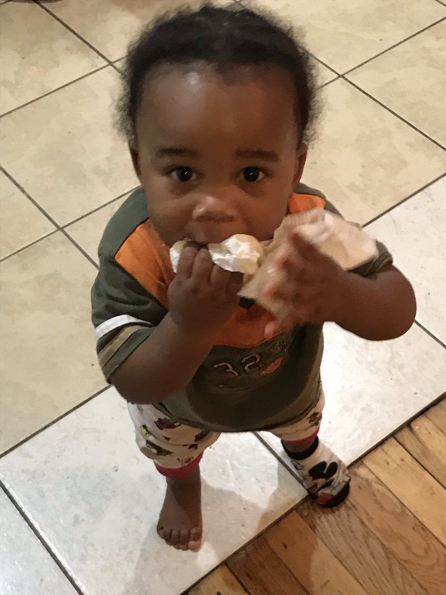 rebelcave's tweet photo. Was gonna make fun of my man for getting the pic instead of saving the baby until I saw this. #bothguilty #goodteam #availabletobabysit https://t.co/m33XLUh5Mi