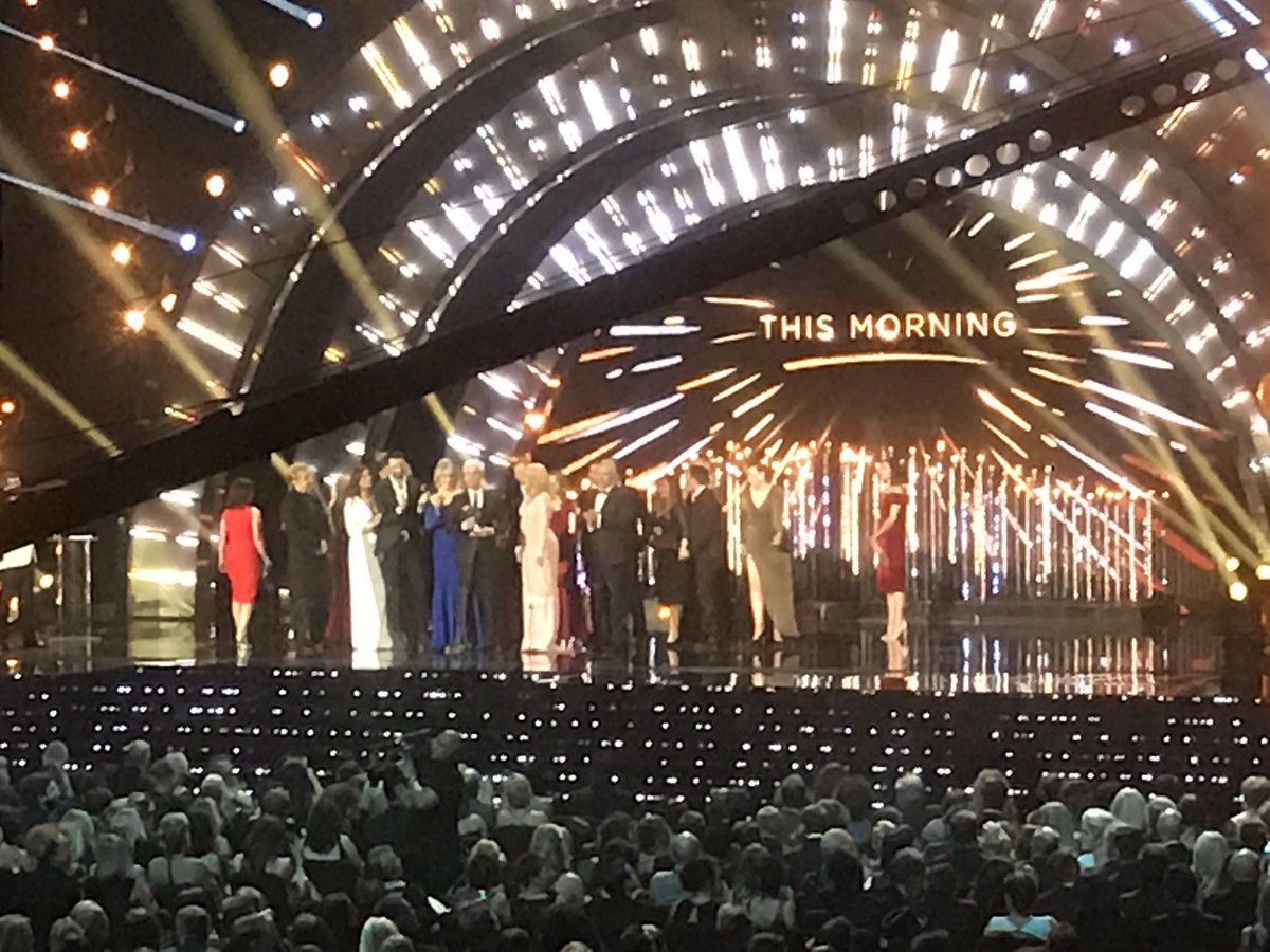 lynnwalsh25's tweet photo. Great Night at NTA's lots of Glitz and Glamour 🍾🎉 https://t.co/WJYNPsnrZ7