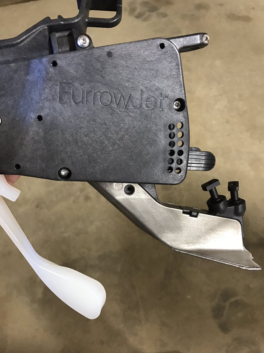 BluegrassAg's tweet image. #furrowjet has finally arrived. 2 growers are happy to be putting this product to the test! @precision_plant