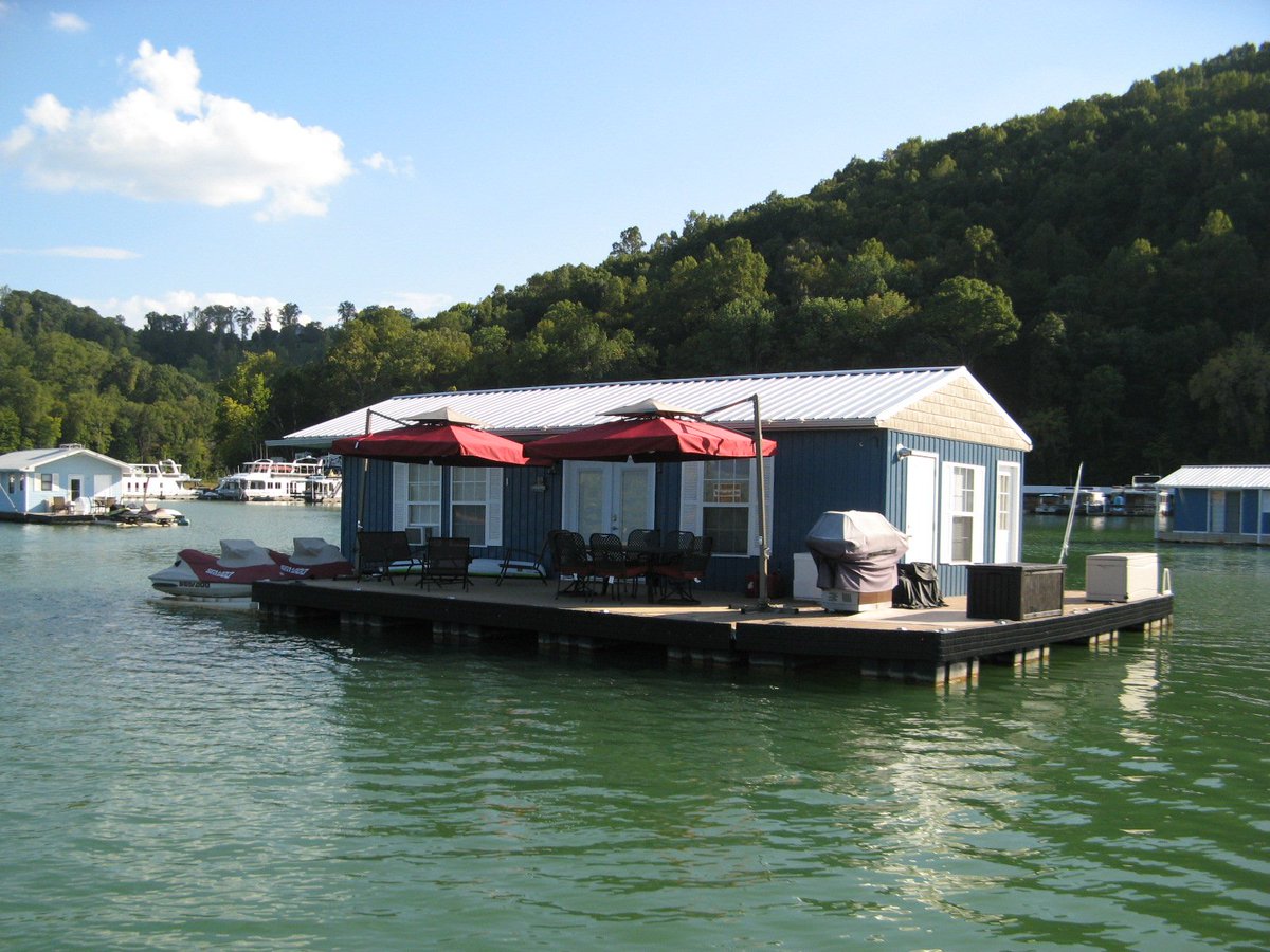 YourNewBoat's tweet image. Reduced - 640sqft 2 Bedroom/1Bath #FloatingHouse For Sale on #NorrisLake TN - NOW $64,900!