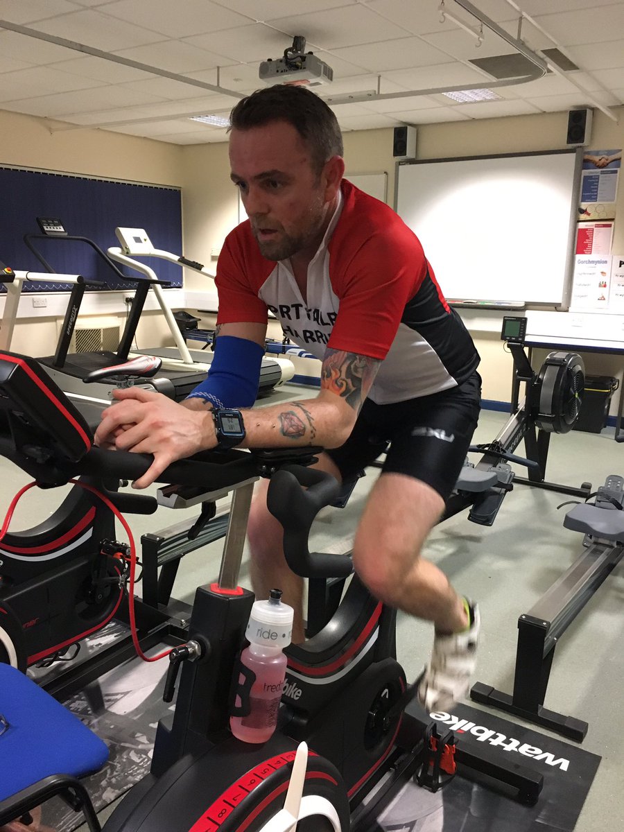 Member <a href="/MANDYWALES/">Matth Anderson</a> getting his preplan assessment with <a href="/roblkirk/">Rob Kirk</a> #ironman2017 #dying