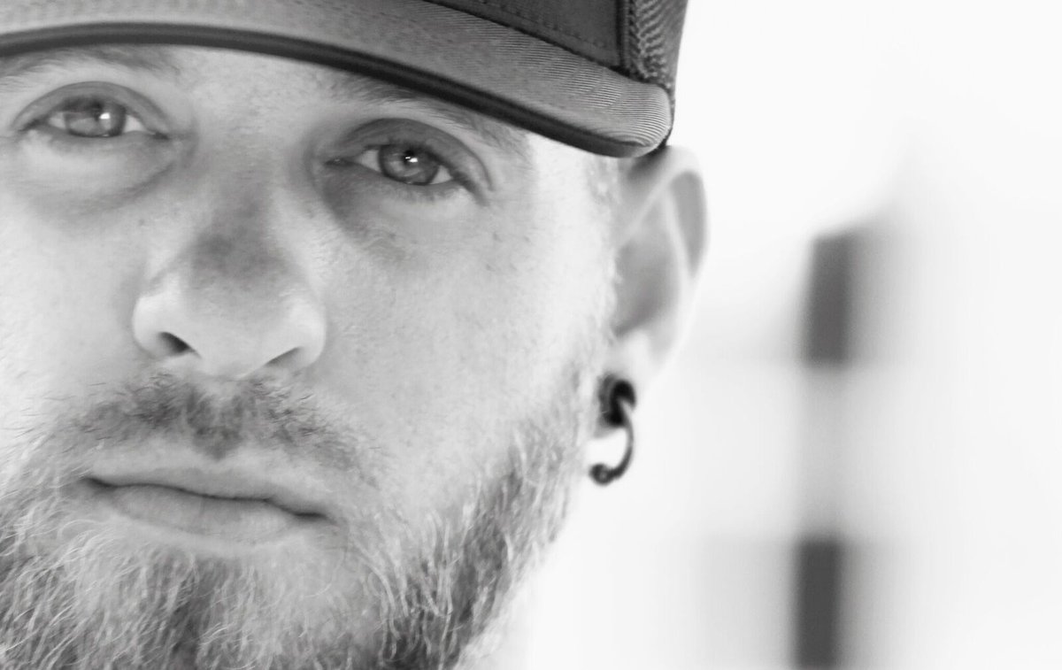 1071PSK's tweet image. Get the week right! Enter to win a trip for 2 to meet @BrantleyGilbert on tour. Listen for the keyword &amp;amp; text to win. #TheDevilDontSleep