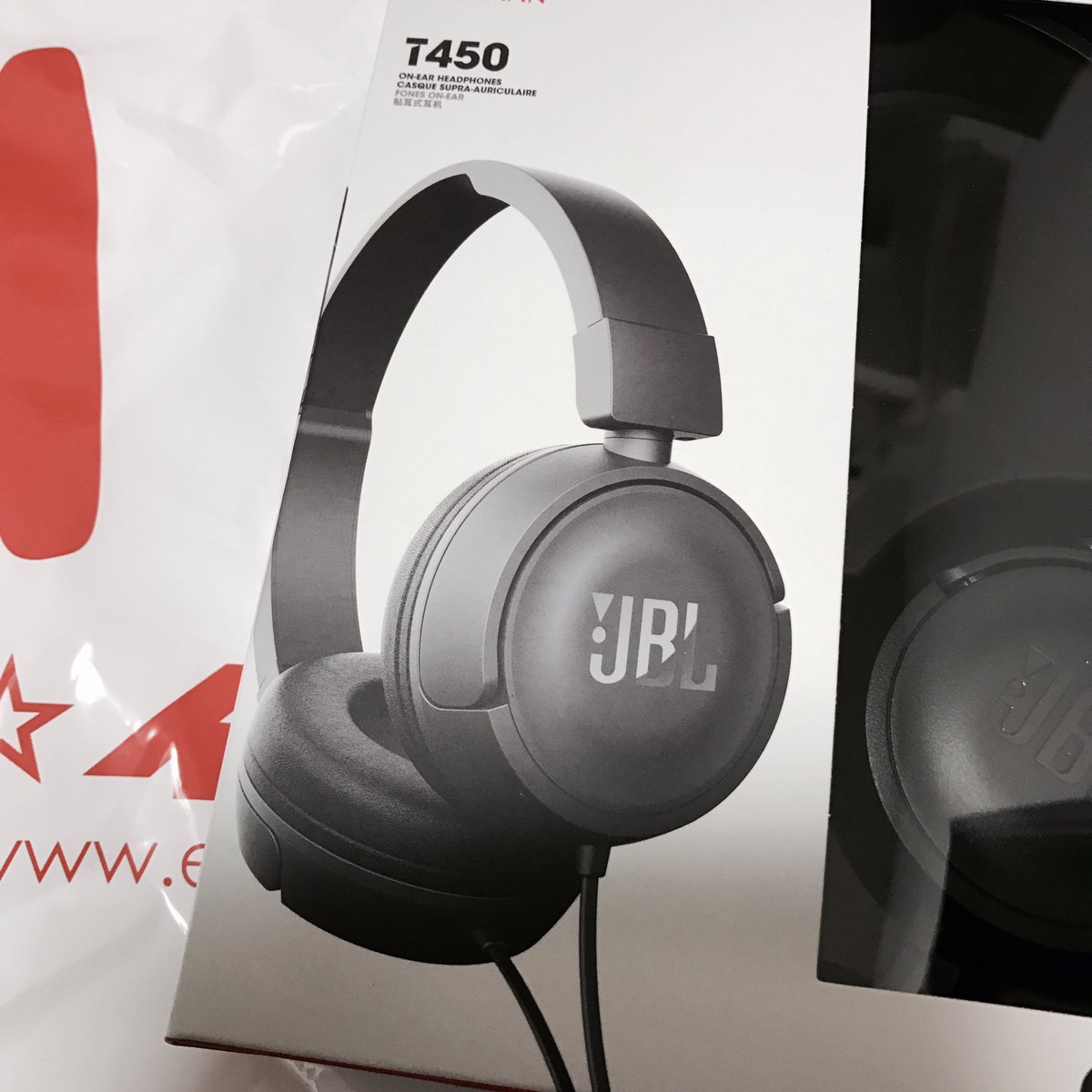 kentai_life's tweet photo. JBL T450お迎えしました。高級機とは真逆ですがしっかりJBLの成分が含まれててクリアな音を鳴らしてくれます。側圧は強めですがヘッドホンをしてる感があるので私は好きです。 #JBL #T450 #eイヤホン #大須 #プラスチックが大好き https://t.co/myznLRk3TE