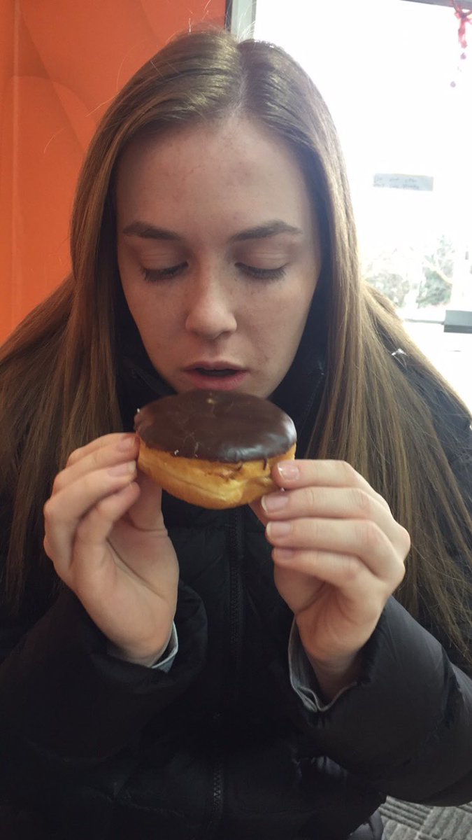 rychlecbrooke's tweet photo. happy belated birthday laur!! I hope your day was filled with as many donuts as possible :-) thanks for everything, love you lots 💗 https://t.co/9U3XA0CzwS