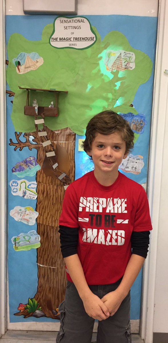 MrsBerlatsky's tweet photo. Wearing our literacy proudly at our #VerdeViking #SensationalSetting! #PBCReads #VerdeReads #peacelovethird https://t.co/XLH4epDoVj