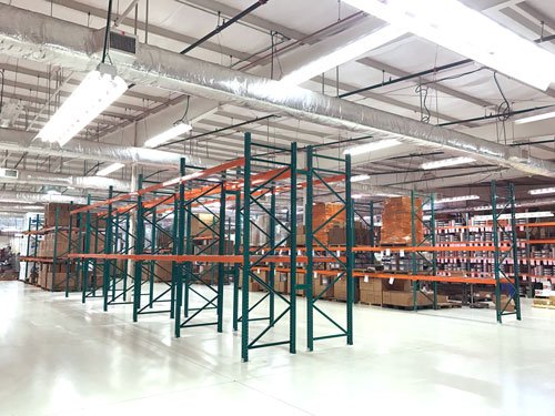 IpeClip's tweet photo. YUUUUGE expansion continuing in 2017. These racks won't be empty long! Any guesses what we will put on them? #2017newproducts https://t.co/yQCrjk0X3k