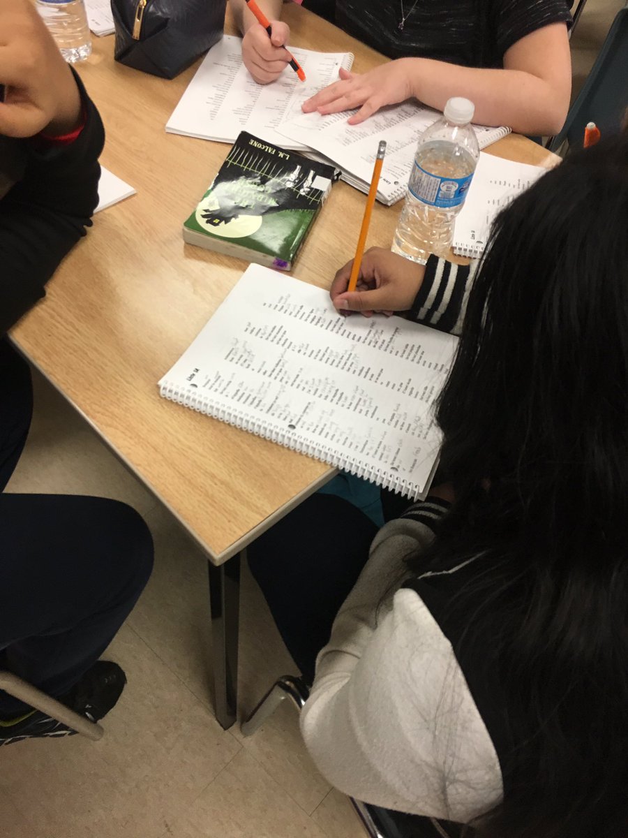 MichelleLuongo1's tweet image. We&apos;re reviewing vocabulary today in grade 6 #backtobasics #activatingpriorknowledge