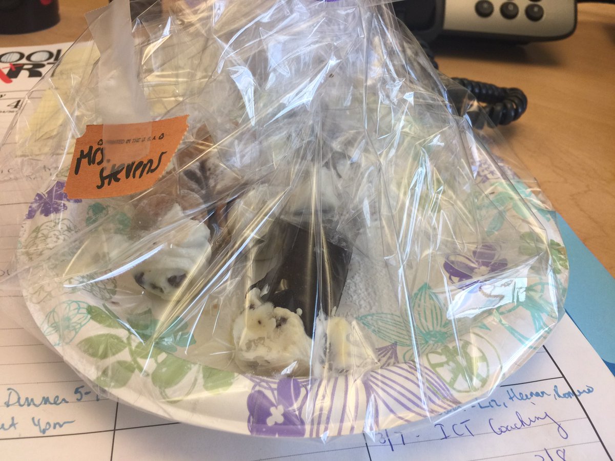 HbmsIvy's tweet photo. Happy Friday! Supporting the Class of 2021 and I won a plate of the famous Naclerio's cannoli. #EngageHB https://t.co/dVgPbFCiSh