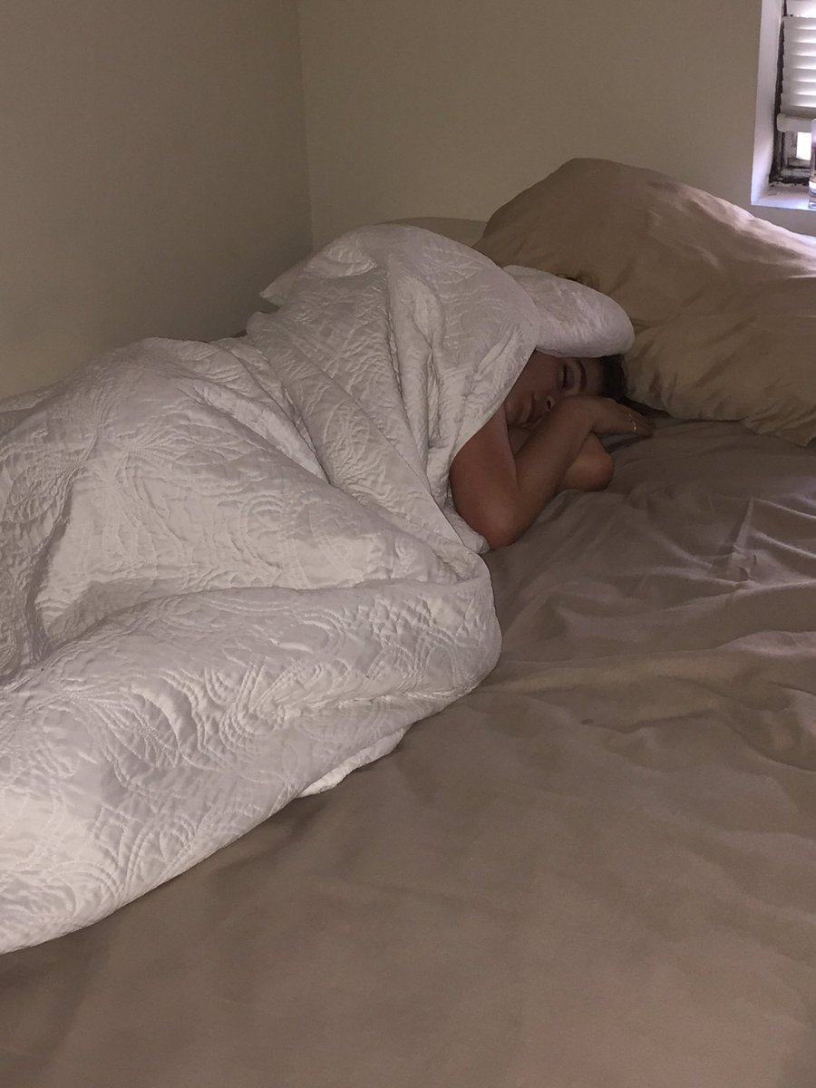 harpere5064's tweet photo. And now Ive gotten home and @tannerlee113 is still passed out from last nights shenanigans IS SHE DEAD #classskipper https://t.co/3CAIbgTP9h