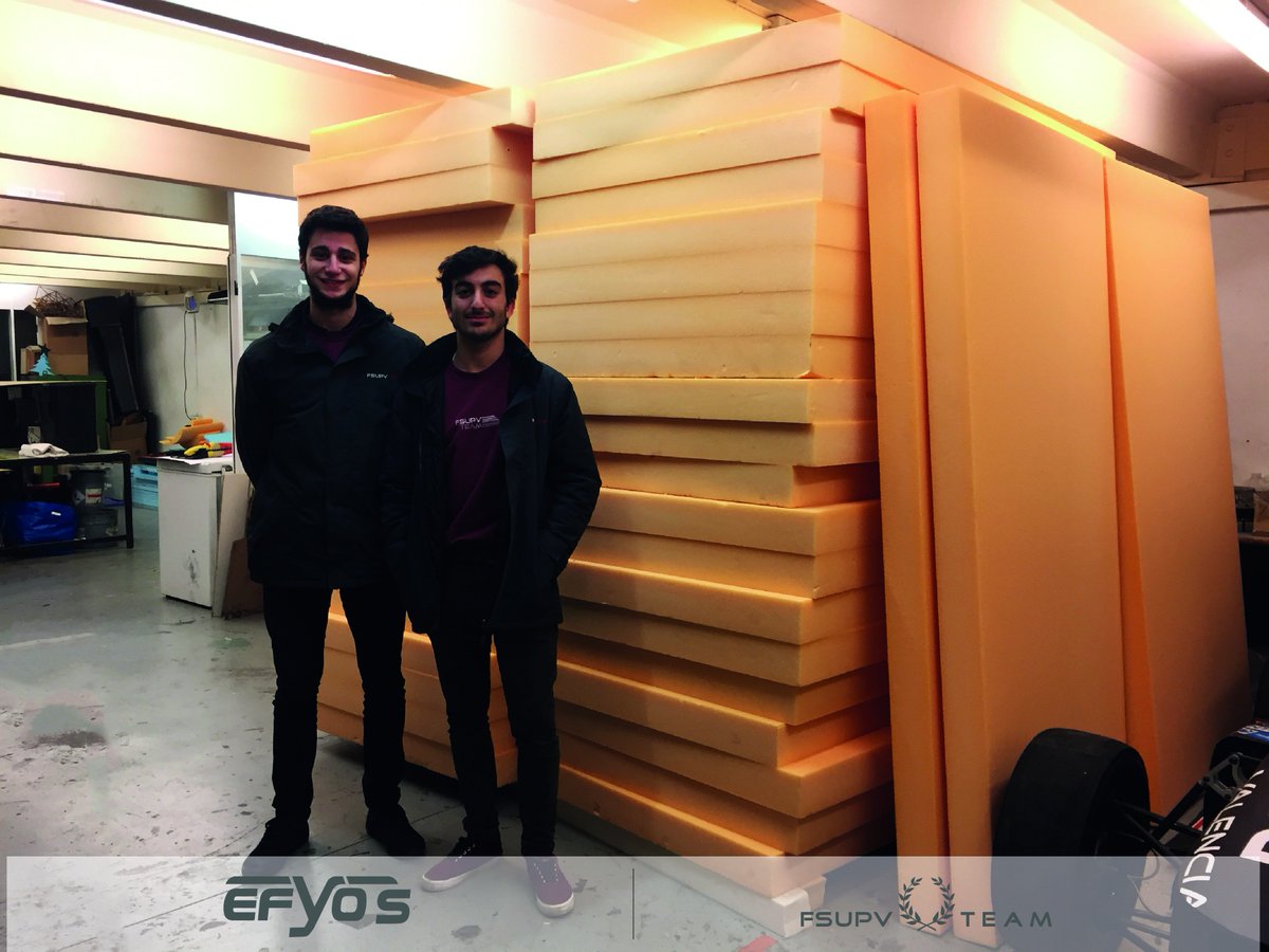FSUPVteam's tweet photo. Seguimos recibiendo material para el FSUPV-04! Muchas gracias a Topox-Foam S.L. por proporcionarnos toda la espuma que necesitamos.
#fsupv04 https://t.co/kVTUp3rlxo
