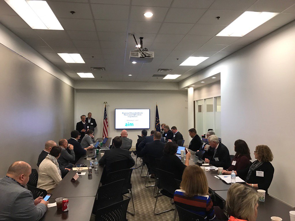 MayorWinnecke's tweet photo. Kicking off Indy regional meeting between state legislators & city officials @AimIndiana #HoosierMayor #StrongCity https://t.co/M349uMwrw0