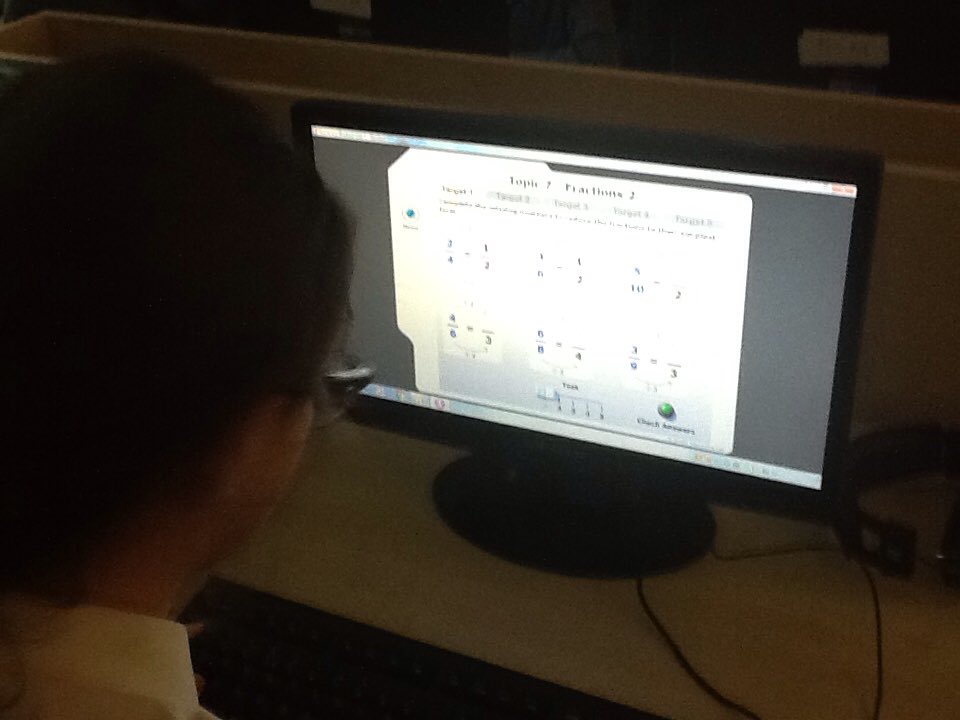 KensingPrimary's tweet image. Year 5 using Numeracy Workout to improve their understanding of fractions #lifeskills #understandingmaths