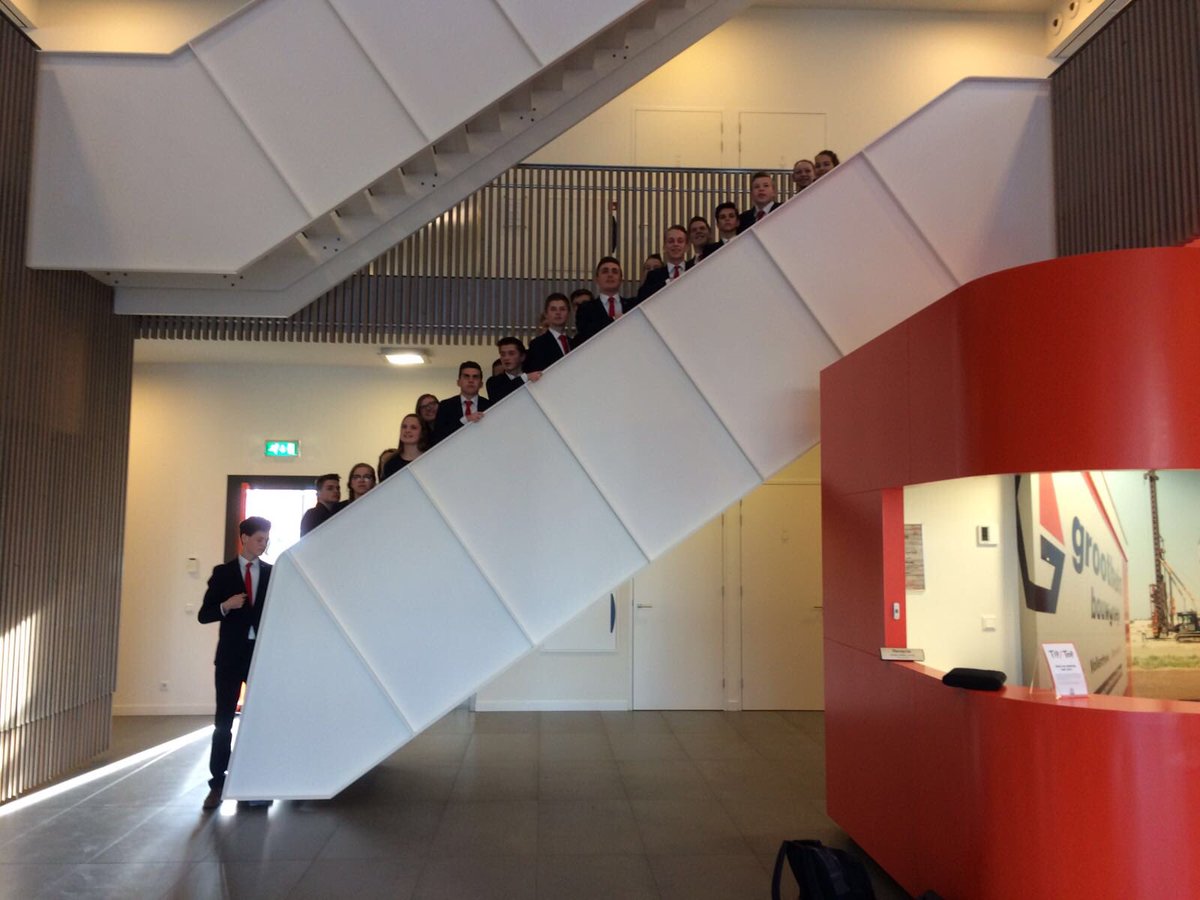 30 studenten van Business College Havo <a href="/PieterZandt/">PieterZandt</a> maken kennis met de bouwwereld