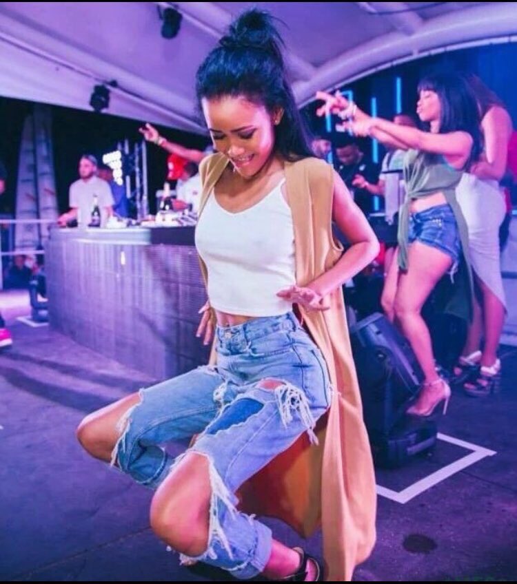 lebo_gora's tweet photo. Nam'Angazi Nje, Ngizwe Ngento nje ithi πΊπΎπ
#PrePartyExperience https://t.co/AIEsi2ztlN
