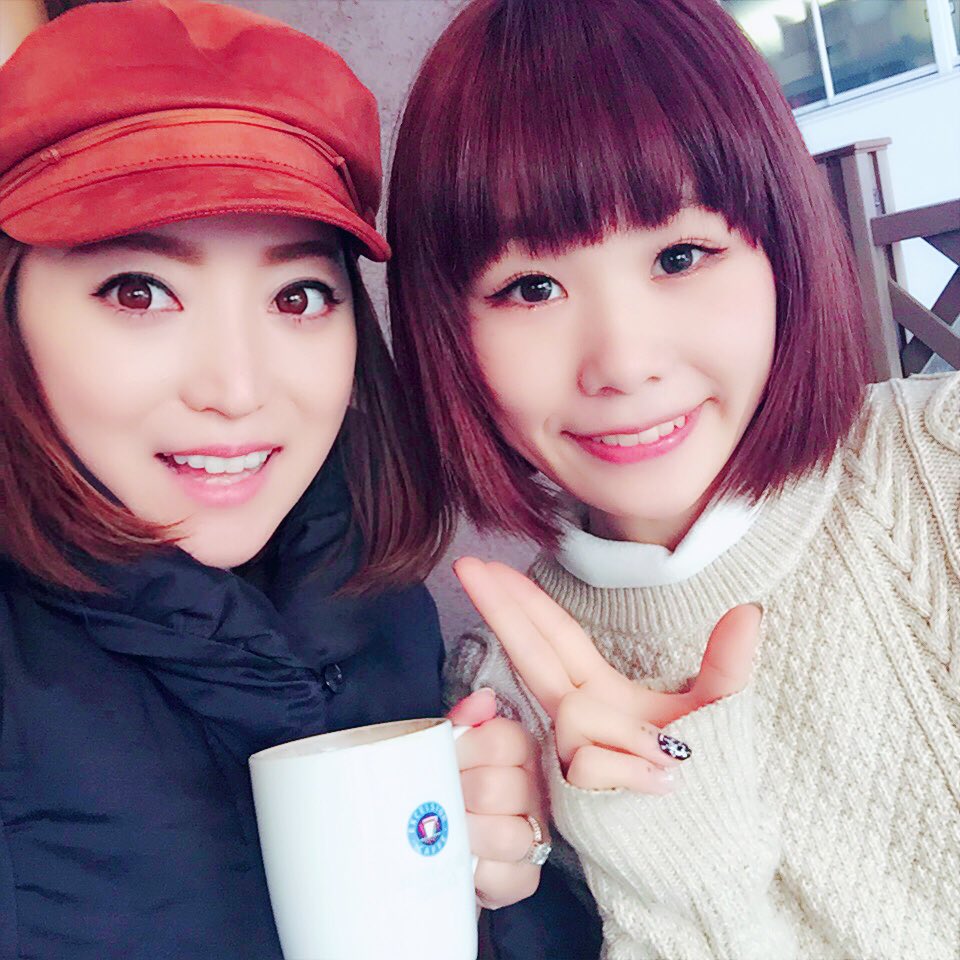 ihirananami's tweet photo. 綾ちゃんと週2で銭湯行って帰りに、ホットドリンク飲みながら温まる🛁これは銭湯行く前。 https://t.co/HaZZCJ9GY5