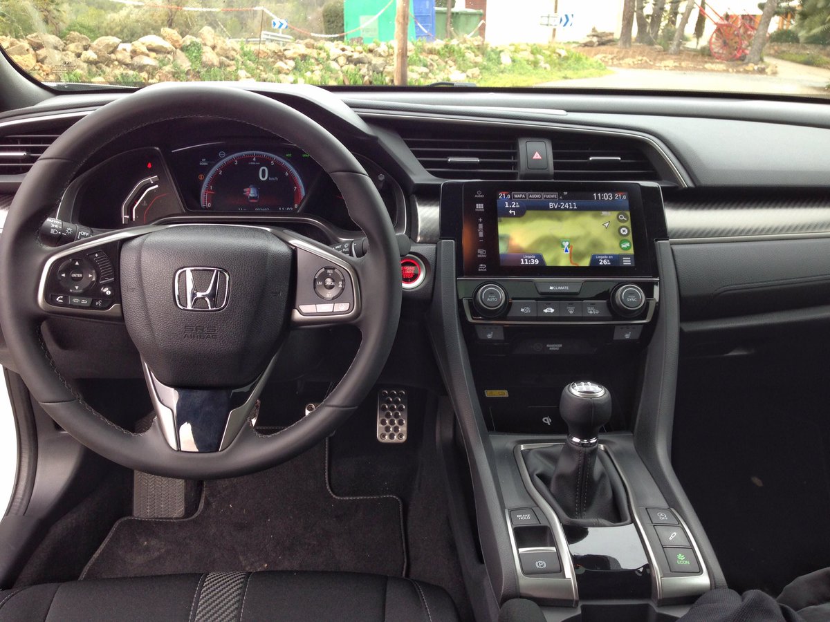 NeoMotorVal's tweet photo. Décima generación del @HondaESauto #Civic. Con una personalidad muy marcada son destacables sus nuevos motores, sobre todo el 1.0 gasolina. https://t.co/Utj6PrRVjv