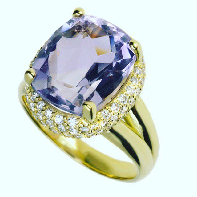 We #love these #birthstone#cocktail#rings <a href="/PHerbertLtd/">Philippa Herbert Ltd</a> set in 18ct #gold &amp; #diamonds...go on it's #Friday! 💜💍💎