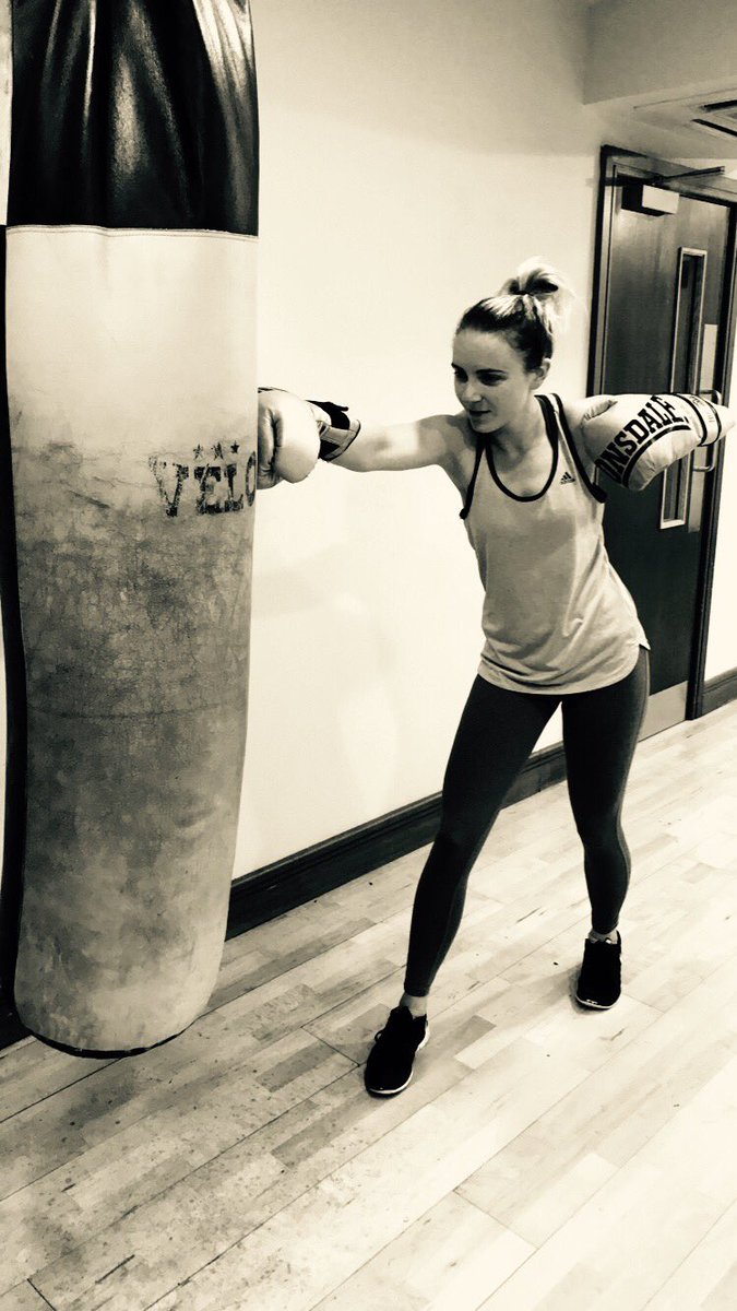 MeaganDunne's tweet photo. Changing up this mornings workout a bit 💪🏻👊🏻 #myAgame #LSSJOINTHETALENT 
@lifestylesports @LSS_ManorWest https://t.co/jerXoq4nBO