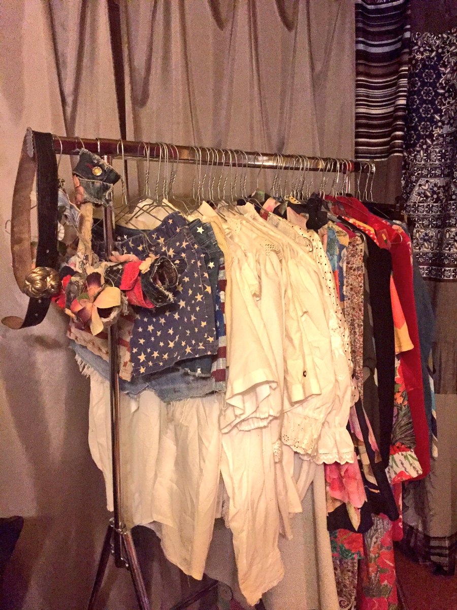 fabstylistikaNL's tweet photo. Voorbereiding #FashionWeek #party in #supperclub Ik ga weer #vintage verkopen in mijn #thriftshopje @supperclub_ams #saturday #upperclub https://t.co/xJ7mHcvpPo