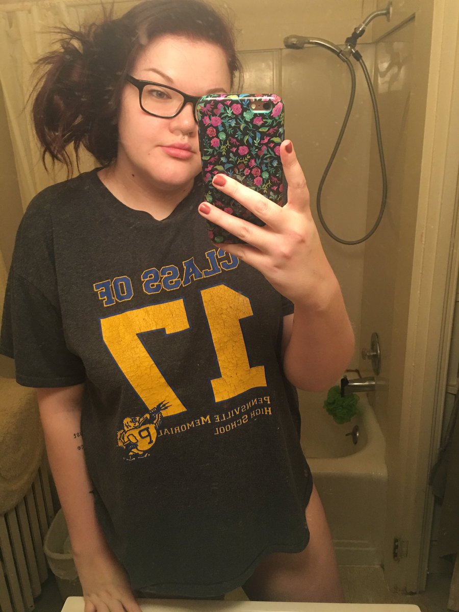 coripetersen98's tweet photo. I'm here. I'm pantless. I'm sleepy AND IM CONFIDENT! #bodpos https://t.co/OF27PrjLwm