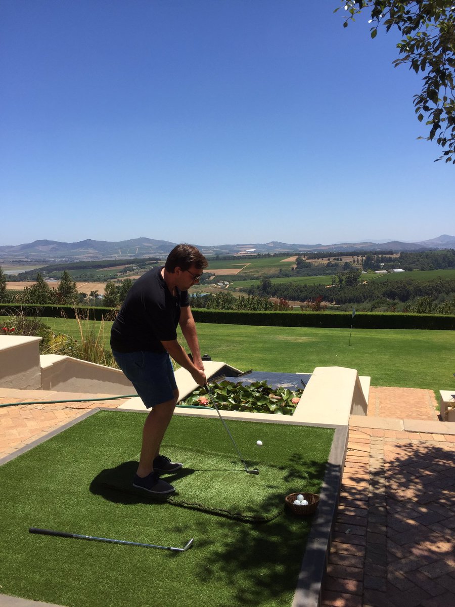 BridglandSimon's tweet photo. @ErnieElsWinery #wouldhavewon https://t.co/zOOyJhW3Vj