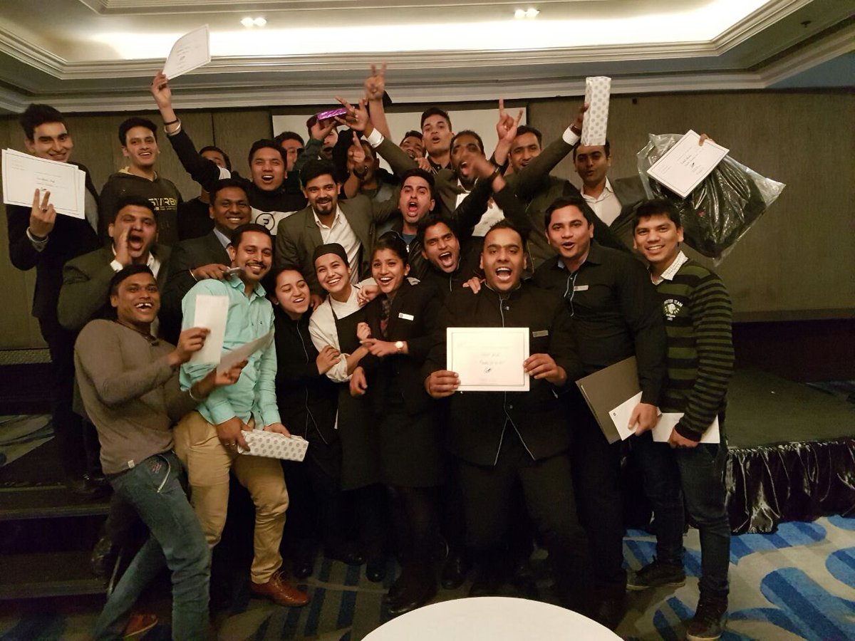 Allahisg's tweet photo. #HystarsofFNB #2016 #Rewards #Care @HyattRegencyLud #AtHyattRegency #InAHyattWorld #TeamFNB @ashishsaxena008 @gurmravneet @nambiarajesh https://t.co/6WyE034Jy4