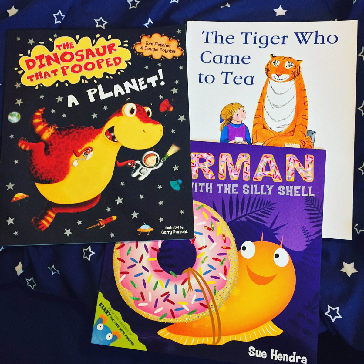 jennie_lizzie's tweet photo. Am ready to start exploring children's literature and how it's incorporated in primary education. #baprimaryed https://t.co/epfJQn84Xo