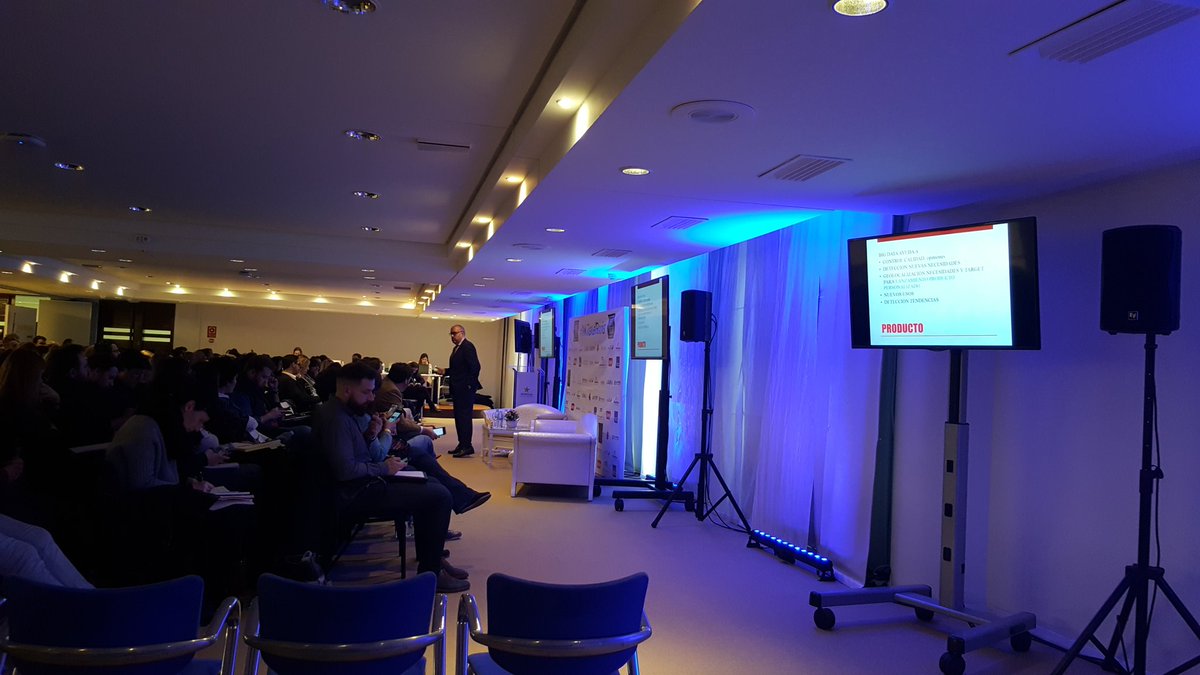 Virginia_Rexach's tweet photo. Descubrimos con @agusmadariaga el poder y las ventajas del #bigdata. Datos e información, son poder. #MKTravelRocks #Marketing #Mallorca https://t.co/eAxA8zhgDx
