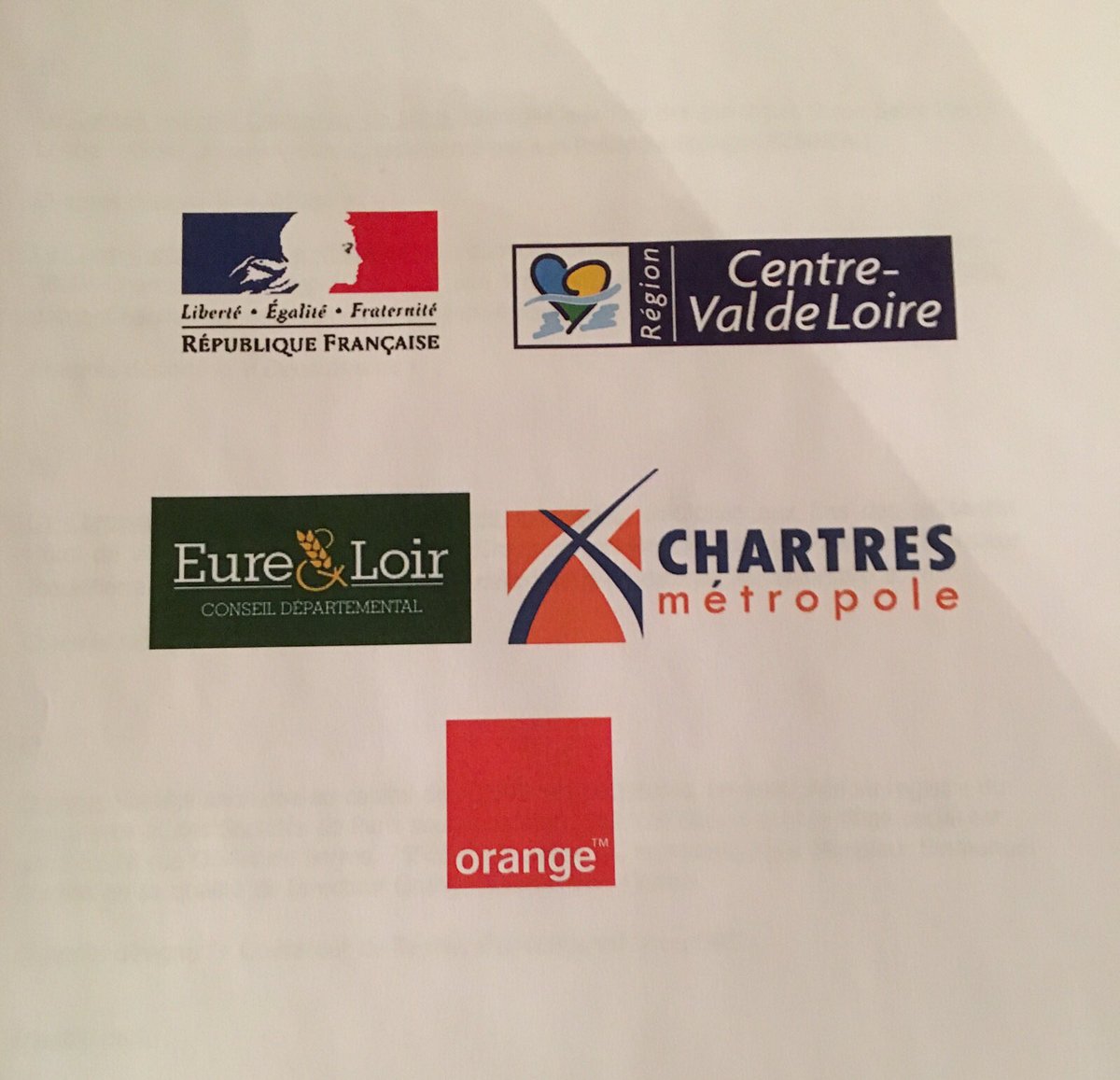Fier de signer la convention de déploiement de la #fibre #Orange <a href="/C_chartres/">C'est Chartres</a> <a href="/jpgorges/">Jean-Pierre GORGES</a> <a href="/fbonneau/">François Bonneau</a> <a href="/aldemontgolfier/">A. de Montgolfier</a>