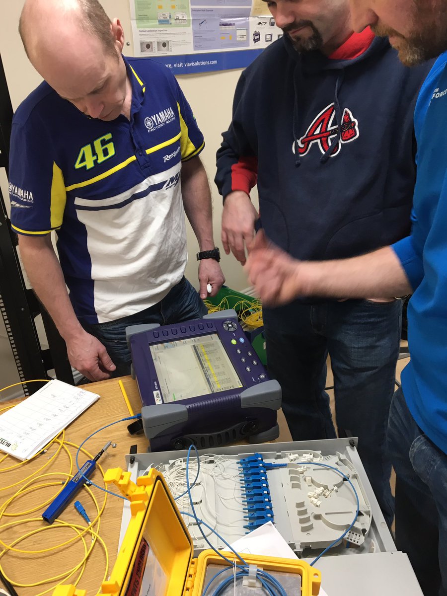5 splicers &amp; 4OTDR's between our 8 #COFI 's ensures lots of hands on practice to prepare them for the real world #fibreoptic #training