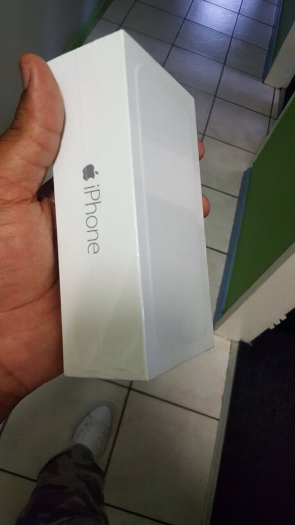 RonPipes's tweet photo. Friend selling iPhone 6 sealed in box. R11500. Dm if interested. https://t.co/zbjcU20lDa