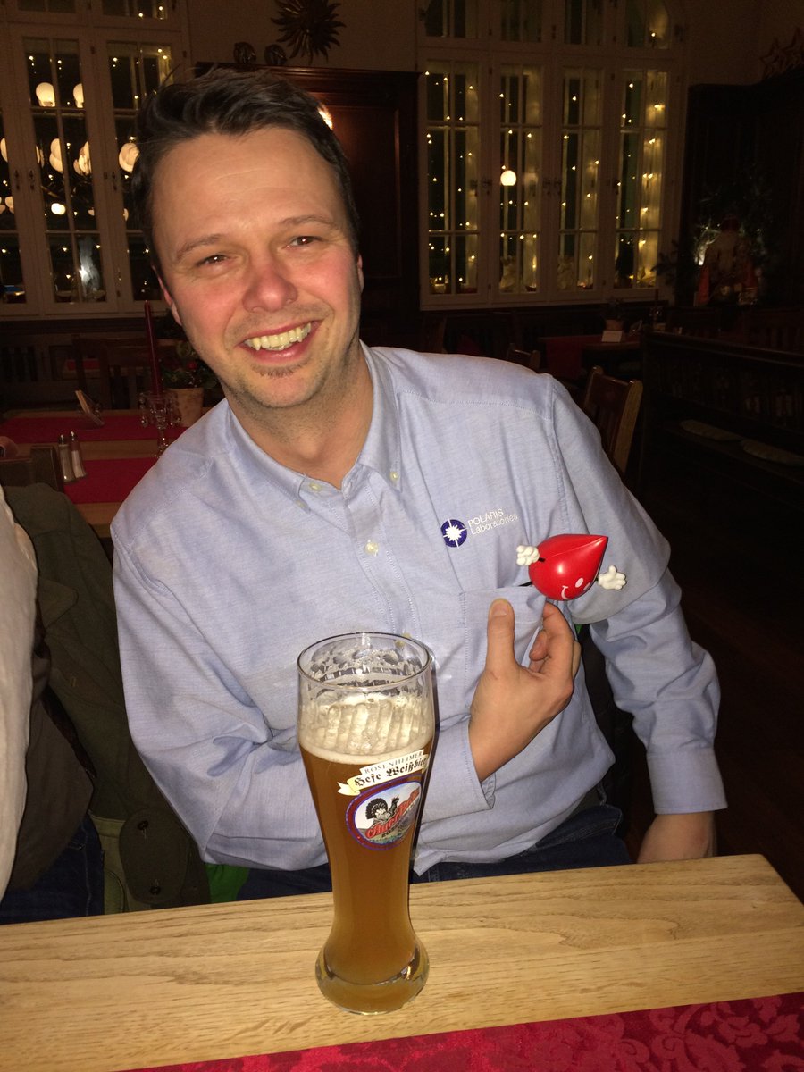 LEInt_Ltd's tweet photo. @LElubricants LubeMan at dinner with @polarislabs Gwyn Simmonds during this week's #OilDoc Conference https://t.co/hHCAaLGP7G