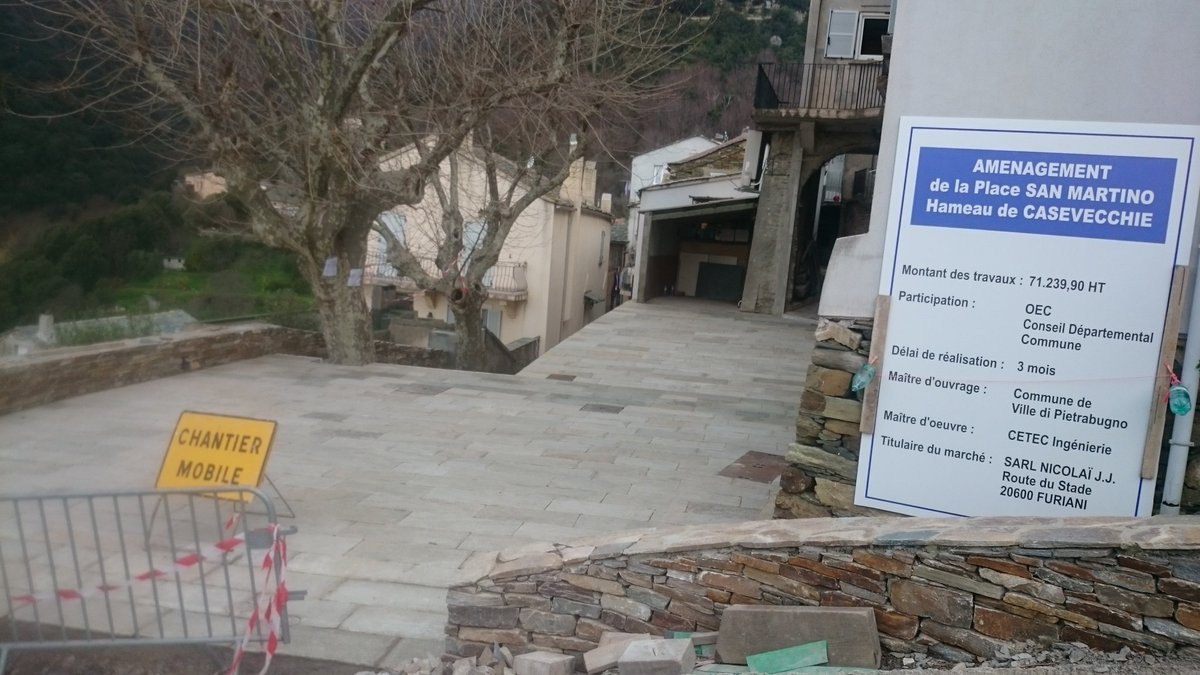 MaireVdp's tweet image. #pietrabugno#hameau de #casevecchie#travaux#place St martino#dallage en pierres#poursuite du chantier
