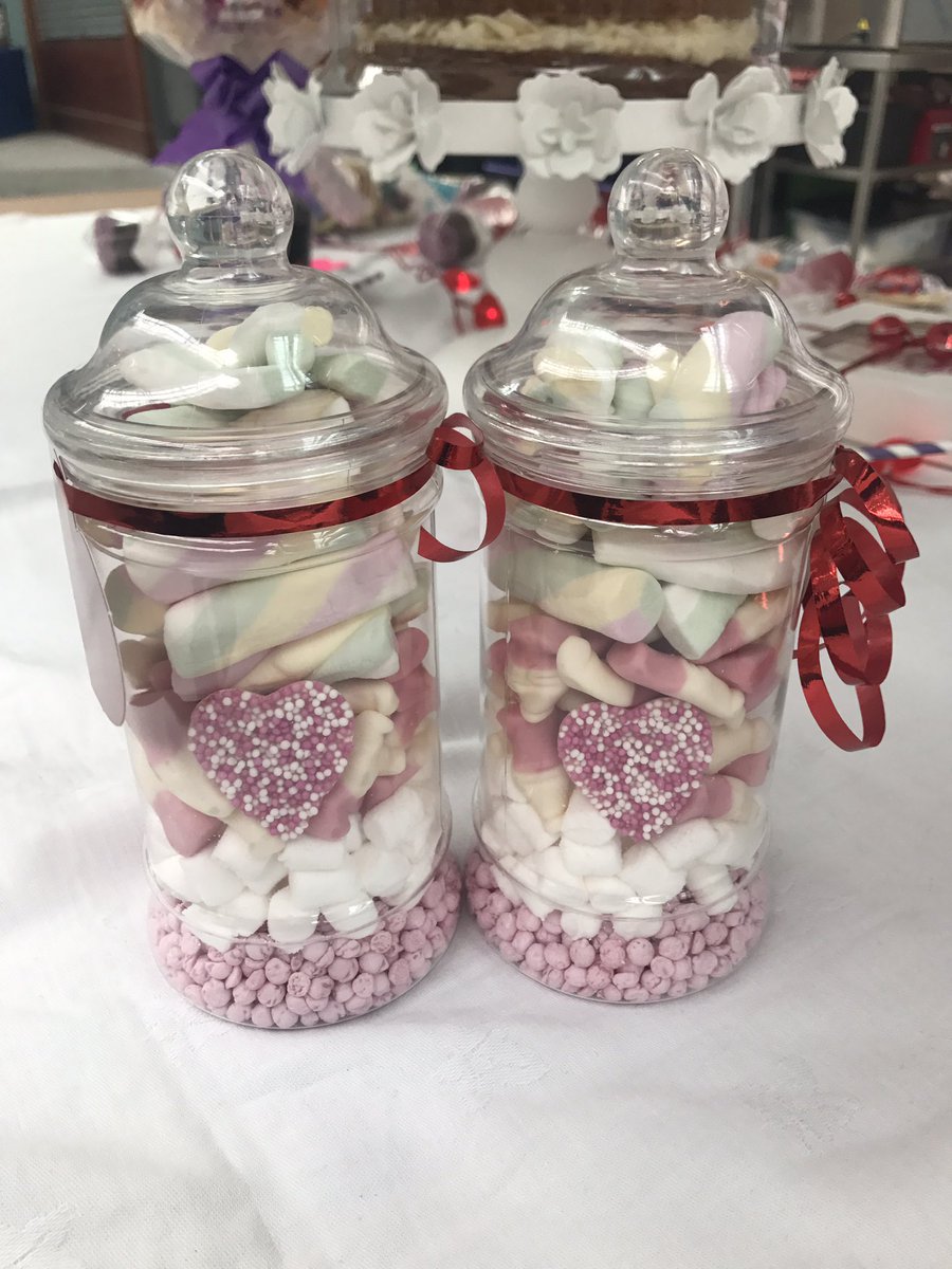 mimibrinks's tweet photo. Valentine sweet jars, complete with heart tags.  £4.99 at @GravesendMarket https://t.co/ASBJkYtpYv