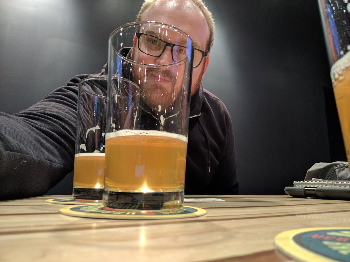dave_panda's tweet image. Huge fan of the new @urbanchestnut research brewery! Glad I was able to try the new Berliner Weiss flight #sampleselfie #STL #craftbeer