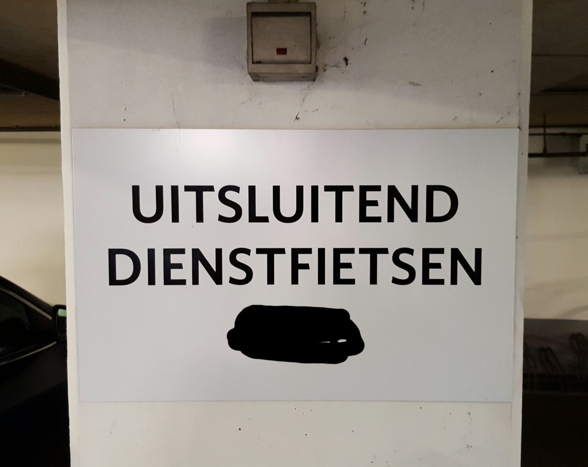 EsthersImpuls's tweet photo. Aangetroffen in de spelonken van een overheidsgebouw. Heeft iets rustgevends in deze hightech wereld.. https://t.co/fwsaWExqGk