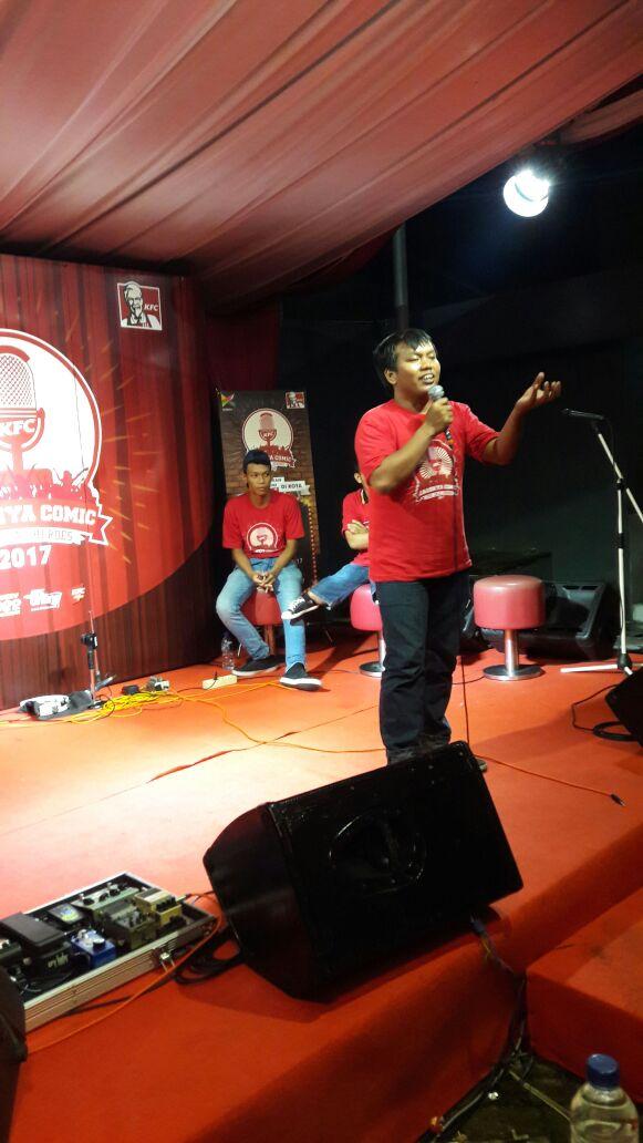 JagonyaComic's tweet image. Battle sudah dimulai nih. Kira-kira siapa yg menang ya @StandUp_Crbn @Standup_brebes @KFCINDONESIA #KFCJagonyaComicCRB